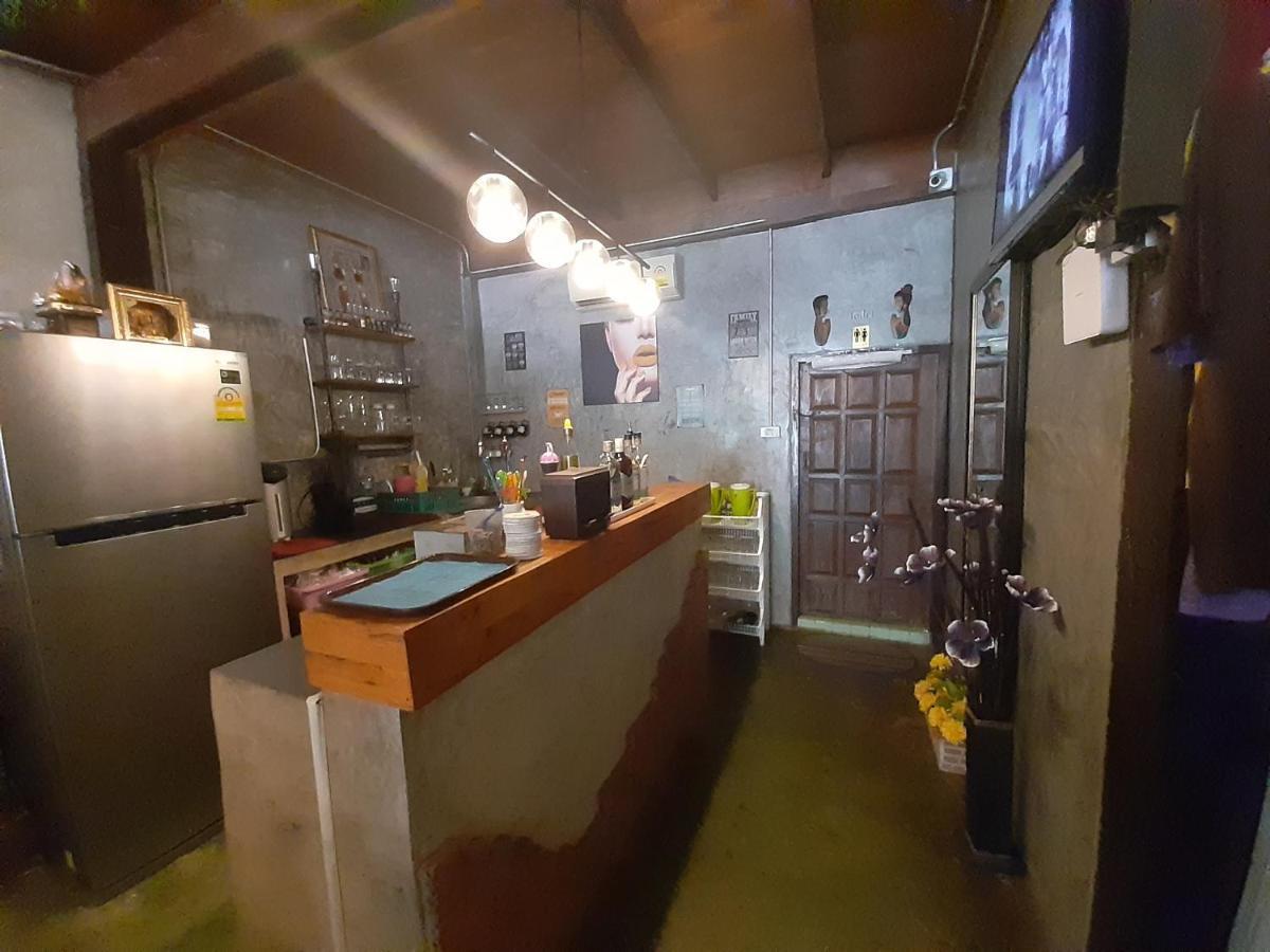 Resting Place Hostel Mueang Kao Екстериор снимка